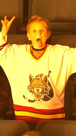 What it feels like watching the Chicago Wolves pregame show