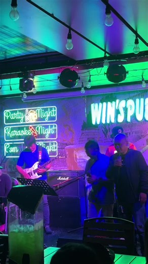 First presenter daw!