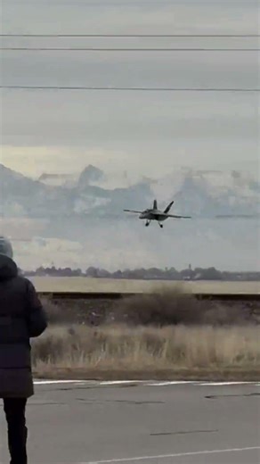 F18 coming in to land