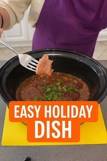 Juicy Holiday Pork Tenderloin – Crockpot Perfection! Olivia uses pork tenderloin, cranberry sauce, onion mix, chicken broth, brown sugar, garlic powder, pepper, salt and parsley to make a delicious dish. This original video was produced by Network Media LLC and Olivia | Spill The Fun