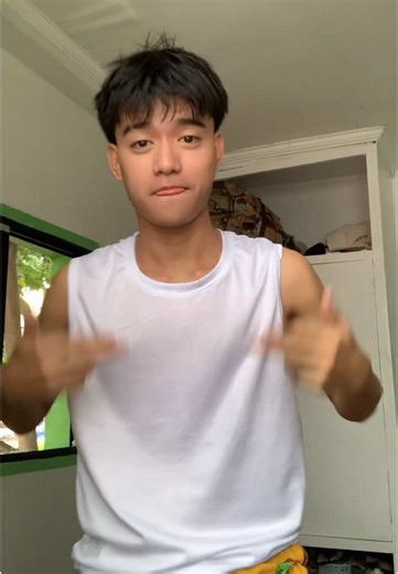 Suave Dance Trend: Body Rolls and Choreography