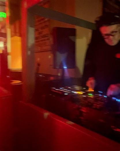 Claire Abbott | Friends valentines night out! 🪩✨💃💗 🎵🔥🤍✨ DJ : @annika.maya 📸 🎬 Photos by : @ronyalwin | Instagram