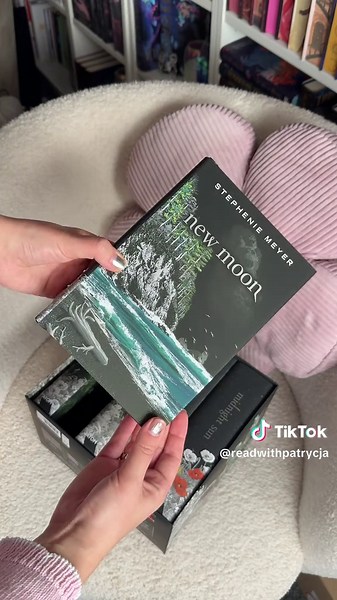 Unboxing Every Twilight 20th Anniversary Special Edition