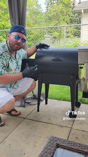 How I clean my Traeger Tailgater smoker to keep the cooks clean and crisp, I do this about every 20 hours. #treager #smokedmeat #clean