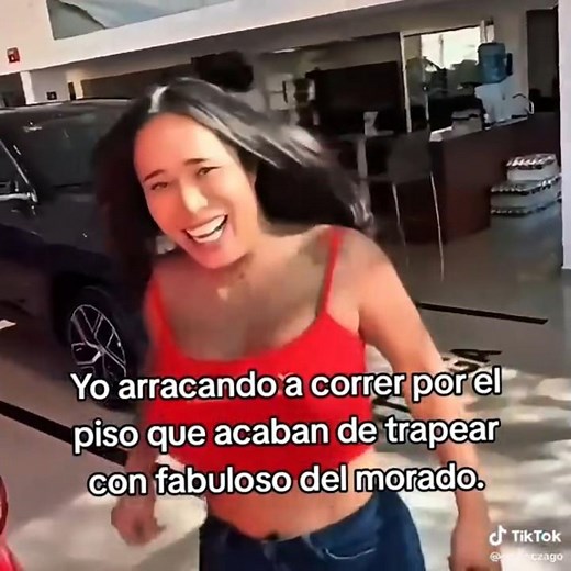 La Lic. Edna Karina Torres corriendo Iconica 👄❤️ #karytorresoficial #lasperdidas #memes