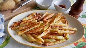 Papas fritas: trucos para cocinarlas sin aceite y que sean saludables