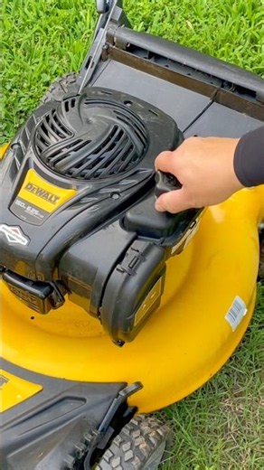 There's Something Terribly Wrong. #shorts #mower #dewalt