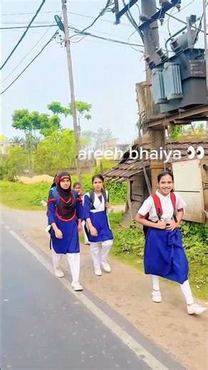 👀school girl reaction🔥And💢 R15 V4 bike 🏍️ ride 🥶#shorts#motovolgger #automobile #feed #rider