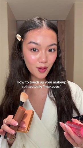 touching up may be the most important way to make makeup flawless all day. natural looking makeup is obviously going to wear off faster than a full matte beat, so if you love a natural glam then this is for you!! @Kosas revealer concealer @Diorbeauty foundation stick 2N, bronzing stick 3, rosy glow blush stick ultra pink, lip glow oil peachy @Morphe Cosmetics shapelifter contour stick @Kylie Cosmetics comes naturally lip liner @Hourglass Cosmetics curator palette minimalist, vanish pressed powde