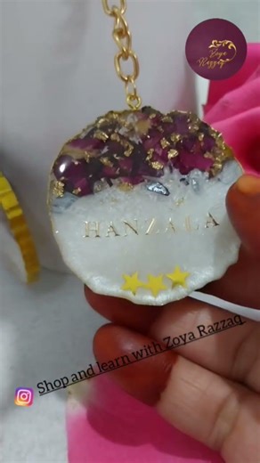 Beautiful Keychains 🤗🥰❤️🪩 #diykeychain #resinart #resinwork #resinproducts