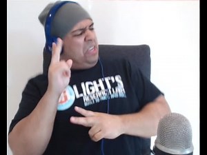Dashie dancing to new Eshop music (Malo Mart)