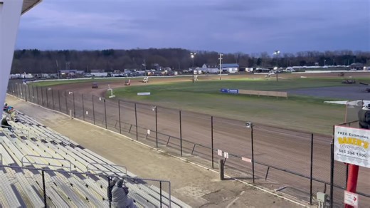 Sprint cars turning the wick up! | Land of Legends Raceway