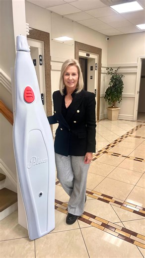 Looking for a non-surgical way to tighten and smooth your skin? Plexr Plus uses gentle plasma energy to lift, firm, and refresh. It is perfect for treating fine lines, scars, and even droopy eyelids! Downtime is between 5-10 days, and the results can last for years! #plexr #plexr_soft_surgery #plexrplasma | Youthful You Medaesthetics