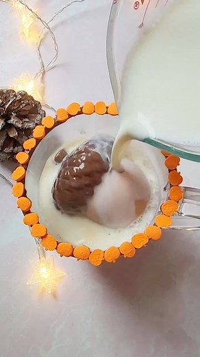 Sasha Aleksandra Nary | Acorn Hot Cocoa Bomb Tutorial 癩 The inevitable start of my autumn recipes cause we are just 10 Saturdays away from the coziest season!?凉... | Instagram