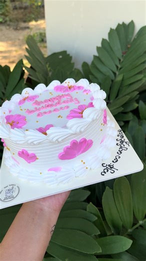 ကိတ်လေးတွေကို တရက်ကြိုပီးမှာယူလို့ရပါတယ်ရှင့်😍 မြင်းခြံကပါရှင့်🫶vb (or) 09795759480 ကိုဆက်သွယ်မှာယူလို့ရပါတယ်နော်🤎 #fypシ #fyp #DeeBakery #cake #myingyan