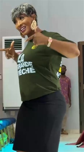 34K views · 779 reactions | 헡퐨퐮퐬 퐧퐞 퐬퐨퐦퐦퐞퐬 퐩퐚퐬 퐚퐮퐭퐞퐮퐫 퐝퐞퐬 퐦퐮퐬퐢퐪퐮퐞퐬 퐝퐢퐟퐟퐮퐬퐞́퐞퐬... Psaume 150:6 "Que tout ce qui respire loue l'Éternel! Louez l'Éternel!" #CathédraleICHTUS #Louange | Révérend Jeanne Monney | Facebook