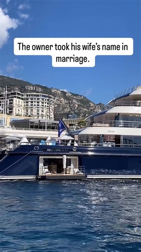 M/Y HERE COMES THE SUN – Amels Elegance with a Storied Legacy ⚓ At 292′ (89m), the $160 million Here Comes the Sun is one of Amels’ most iconic builds—an 89-metre masterpiece that merges timeless Dutch craftsmanship with modern superyacht luxury. Originally commissioned by New Zealand billionaire Graeme Hart and now owned by Polish media tycoon Zygmunt Solorz-Zak, she carries a fascinating pedigree that matches her striking profile. Her vast interiors accommodate 20 guests across 10 suites, comp