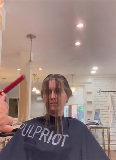 Waterfall Bangs: A Stylish Haircut Trend