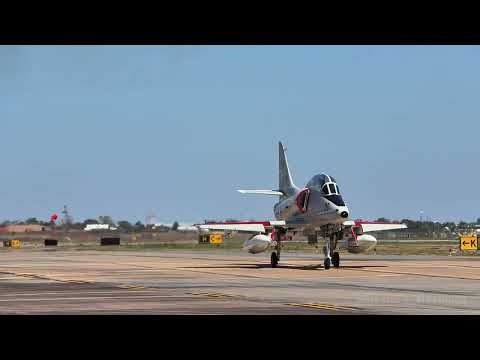 Douglas A4 Skyhawk flying in Houston #a4 #skyhawk #airshow