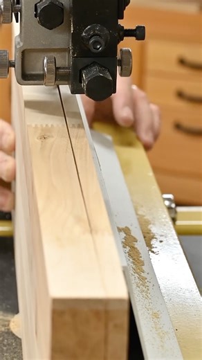 A perfectly tuned #bandsaw is a thing of beauty. Check out this tip from our friends Woodcraft and the master of the #PowermaticBandsaw Alex Snodgrass. Mastery and beauty in perfect harmony. 💥 #woodcraft #woodworking #wood #handmade #woodworker #woodshop #safety #tipsandtricks | Powermatic