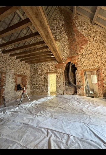 Hérisson ventilé pour maison ancienne : étapes pour laisser respirer le sol