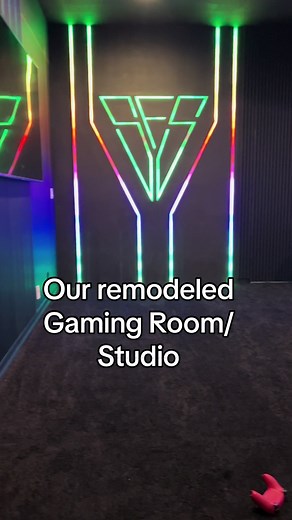 We finally can reveal this amazing part of our home! 😍 Super Fam gameroom/studio.. #gameroom #homestudio