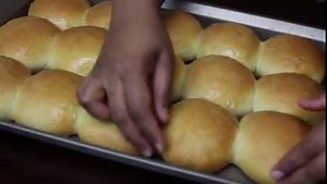 HOPS FOR HAM 4 cups all purpose flour 2 tsp yeast 2 tsp brown sugar 1/2 tsp salt 4 oz melted butter 1/2 cup whole milk lukewarm 1 1/2 cups water lukewarm #TRINIHOPS #HOPS BREAD https://www.paypal.me/TCWN | Trini cooking with Natasha