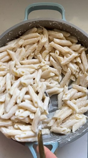 Creamy Penne Alfredo Pasta Recipe (with cream cheese!) FULL RECIPE-in comments | Grilled Cheese Social