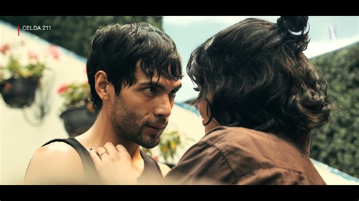 Un día rutinario para un abogado de derechos humanos se convierte en una pesadilla cuando queda atrapado en un motín en una prisión fronteriza 😨 La nueva serie 'Celda 211', ya disponible. | Netflix