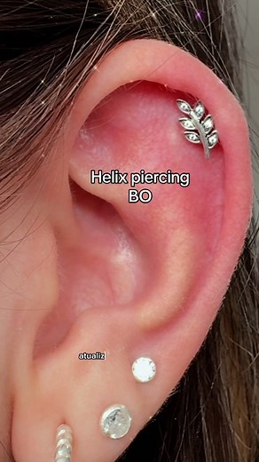 Atualização de Piercing Helix com Brinco de Titânio