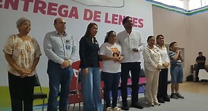 Entregan lentes a más de 350 personas en jornada de salud visual