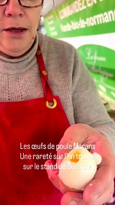Les œufs de poules Marans vous connaissez ? Cette race ancienne et pure de poules pondeuses nous offrent de gros œufs roux au jaune goûtu, prisés par les chefs… Vous êtes chanceux, Suzanne vous les proposent chaque semaine mais attention la production est limitée ! 🎄Petit rappel : Les fêtes arrivent n’oubliez pas: -🙏🏻de passer vos commandes de fin d’année au 06 10 99 31 22 - 🙏🏻de vérifier la taille de votre four 😂 - 🙏🏻 de consulter notre site pour y découvrir toute notre sélection de vol