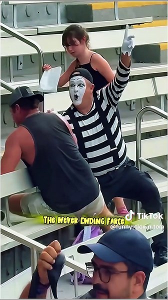Funny clown! #mime #funny #funnyvideo #seaworld #tomtheseaworldmime | funny clips