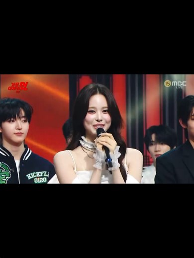 she's so pretty 🤍🫶 #izna #bangjeemin #mbcgayodaejejeon2025 #kpop #fyp