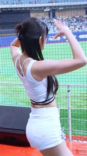 김진아 Kim jina 의 하얀의상 🌟 Banger Rangers 아웃송으로 시선 강탈!"
