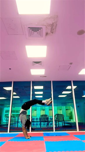 #circusartist #acrobatics #acrobat #circus #practice #stretching