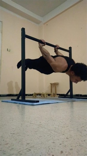 back lever 🤯🔥🔥 #calisthenics #motivation #bodyweightexercise #skills #pull #back #backlever