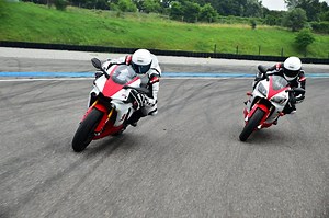 Yamaha YZF-R1 2018 vs. YZF-R1 1998!