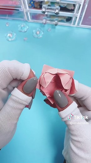 折り紙で簡単に作る可愛い花の作り方🌼