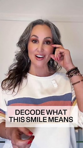 17K views · 615 reactions | In a real smile (the Duchenne smile), the muscles around the eyes engage, the cheeks lift, and small crinkles appear at the corners. In a fake smile, the mouth moves but the eyes stay still. #facereading #bodylanguage #microexpressions #fake #psychologyfacts | Liz Rose | Facebook