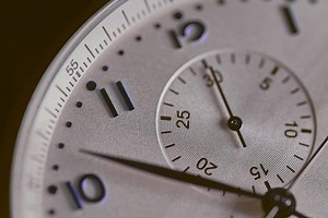 How Long Do Quartz Watches Last? Here Is Why They Don't!