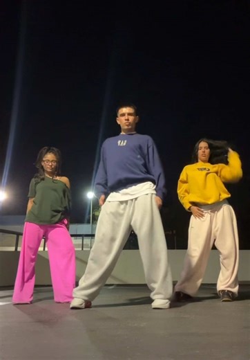 this remix by @amorphous is too good 😭 @Shaelly @Breanna Stevens | dc: @Fullout Cortland ★ @FLO @Jorja @Stella @missjuliandownerrrrrr #leakit