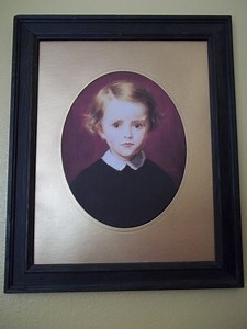 Creepy Eye-Following Pictures