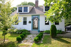 288 Broadway, Rockland, ME 04841 - MLS 1632467 - Coldwell Banker