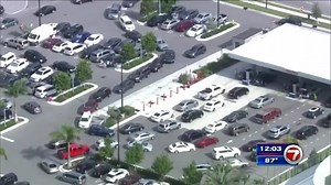Lines wrap around Davie Costco as residents prepare for Hurricane Dorian - WSVN 7News | Miami News, Weather, Sports | Fort Lauderdale