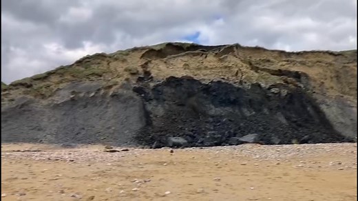 489K views · 2.5K reactions | People are being advised to stay cautious while walking along Dorset's cliffs after a landslip near Charmouth. More on this story here: https://tinyurl.com/mbayf6t2 | ITV News West Country | Facebook