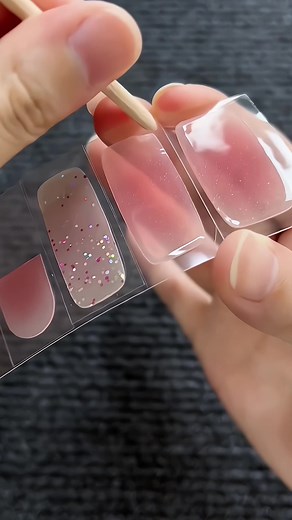 Transform your nails with ease using these gel nail stickers! 💅✨ #NailArtObsessed #GelManicure #DIYnails #FingertipFashion #BeautyRevolution #NailArtAddict #NailStickerLove #GelNailsAtHome #NailInspiration