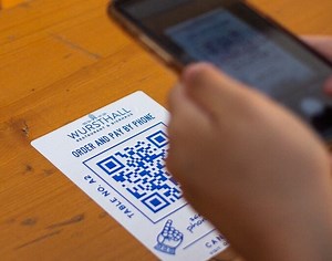 Los códigos QR y sus riesgos para la privacidad: cuando hasta escanear un simple menú puede facilitar que nos rastreen
