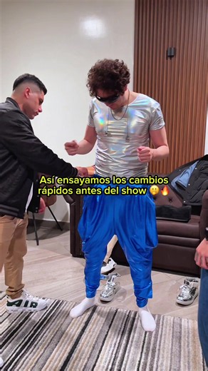 Así ensayamos los cambios rápidos antes del show 😎🔥 #raymix #electrocumbia #concierto #cumbiasonidera #conciertoenvivo