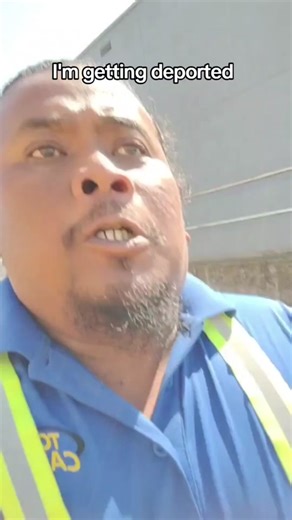 Caught on Camera: Guy Sees Alien on Plane